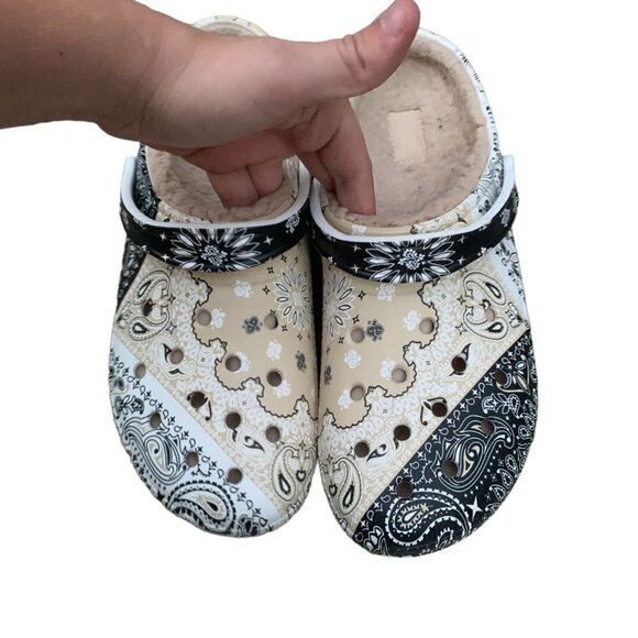 RARE Crocs Bandana Printed Classic Lined Clogs Size 13 - Picture 2 of 5
